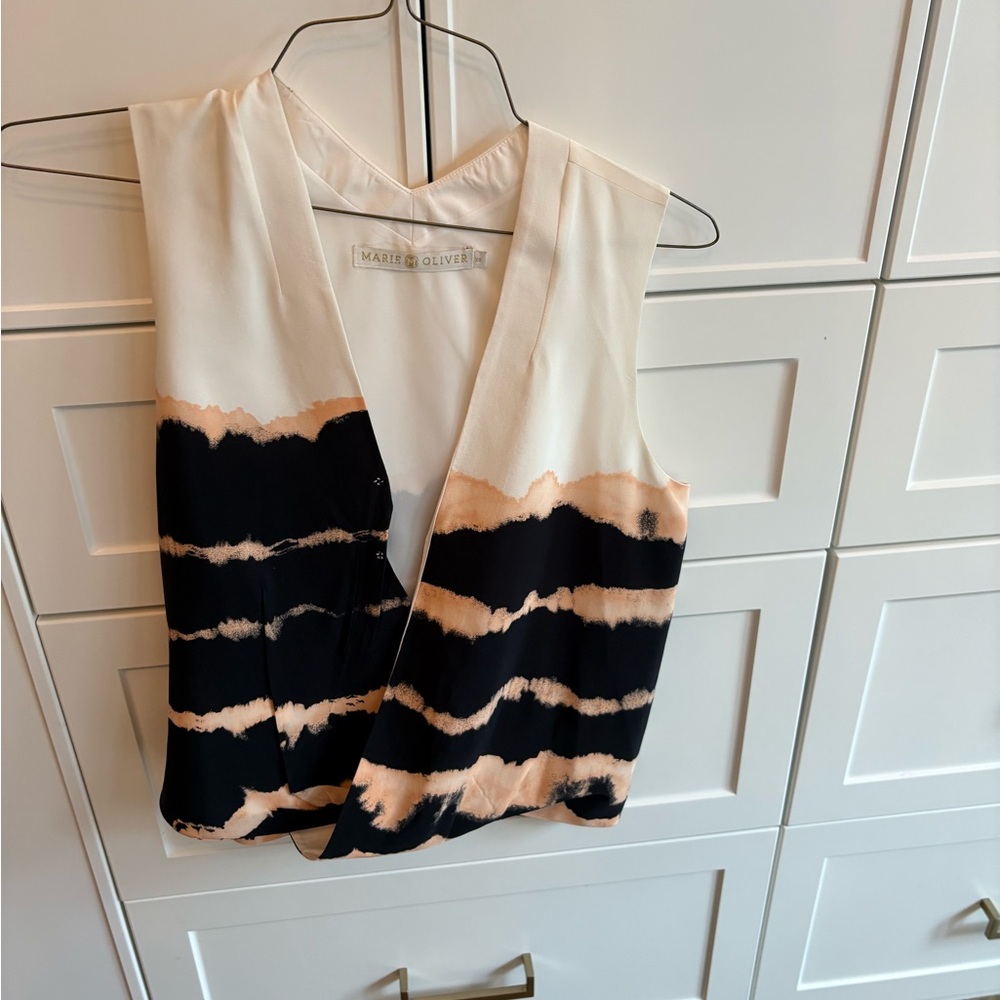 Marie Oliver Black and Cream Sleeveless Blouse